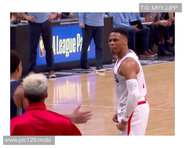 威少复出大放异彩，国王遭遇十连败惜败灰熊